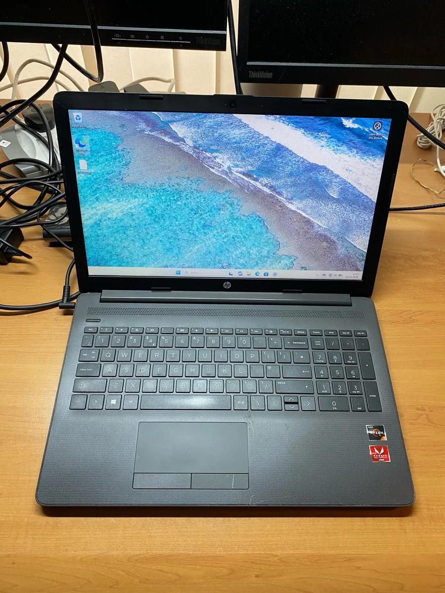 HP laptop Ryzen 15.6 inch screen - Image 1