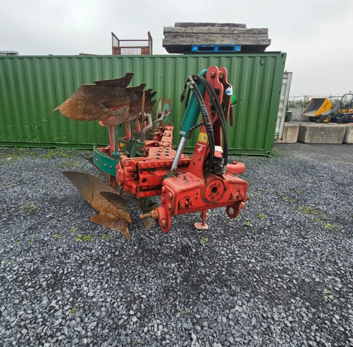 KVERNELAND EM85 REVERSIBLE PLOUGH - Image 4