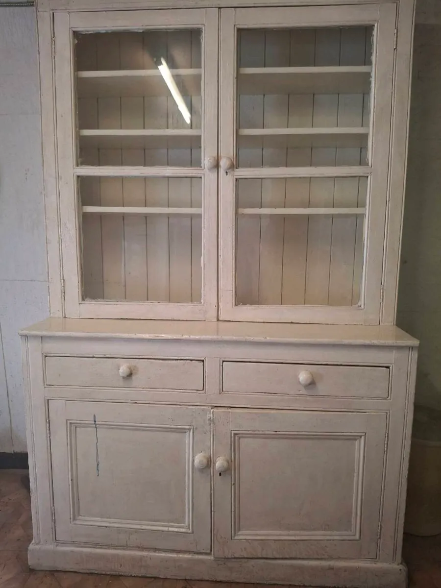 Dressers - Image 1