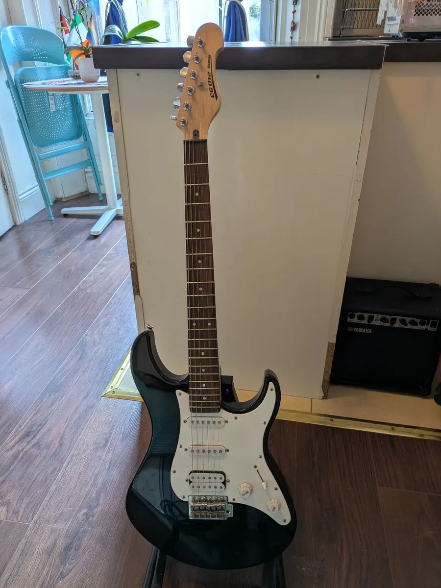 Premium Yamaha EG 012 Guitar Bundle + Pedal - Image 1