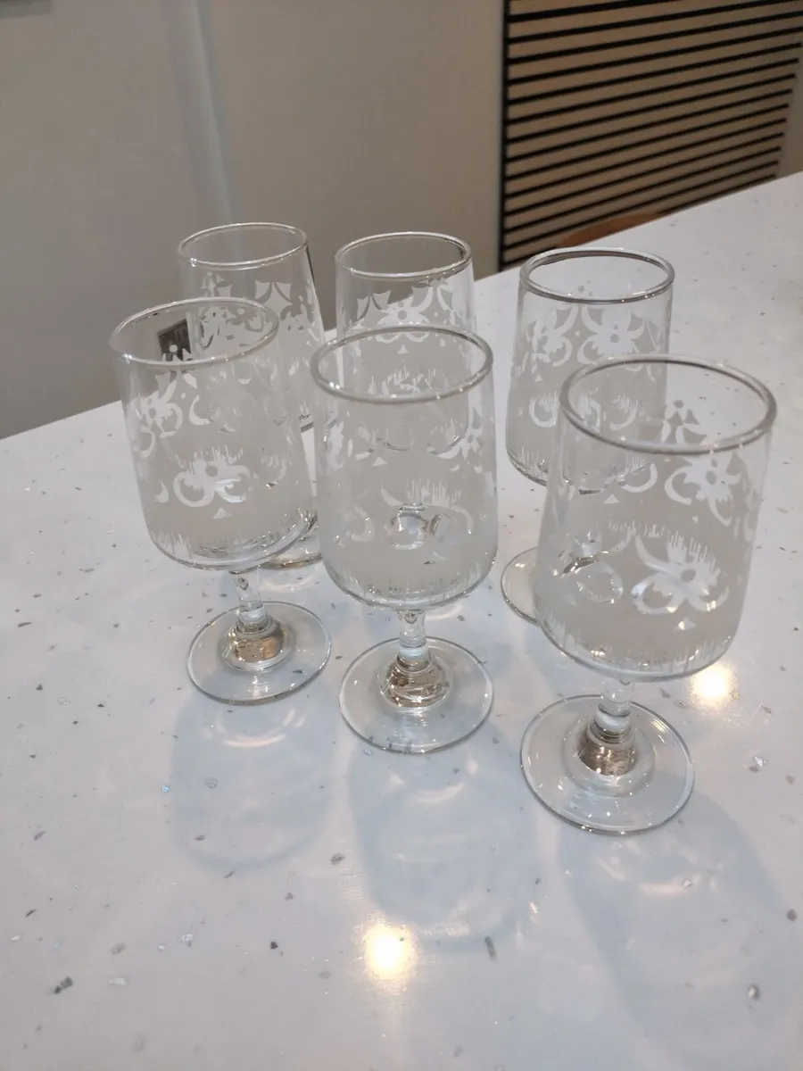 Vintage drinking glasses - Image 2