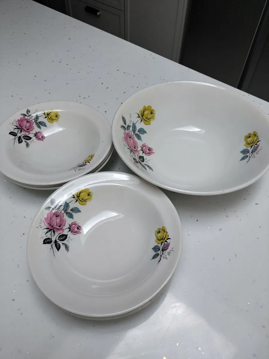 Vintage ceramic bowls - Image 1