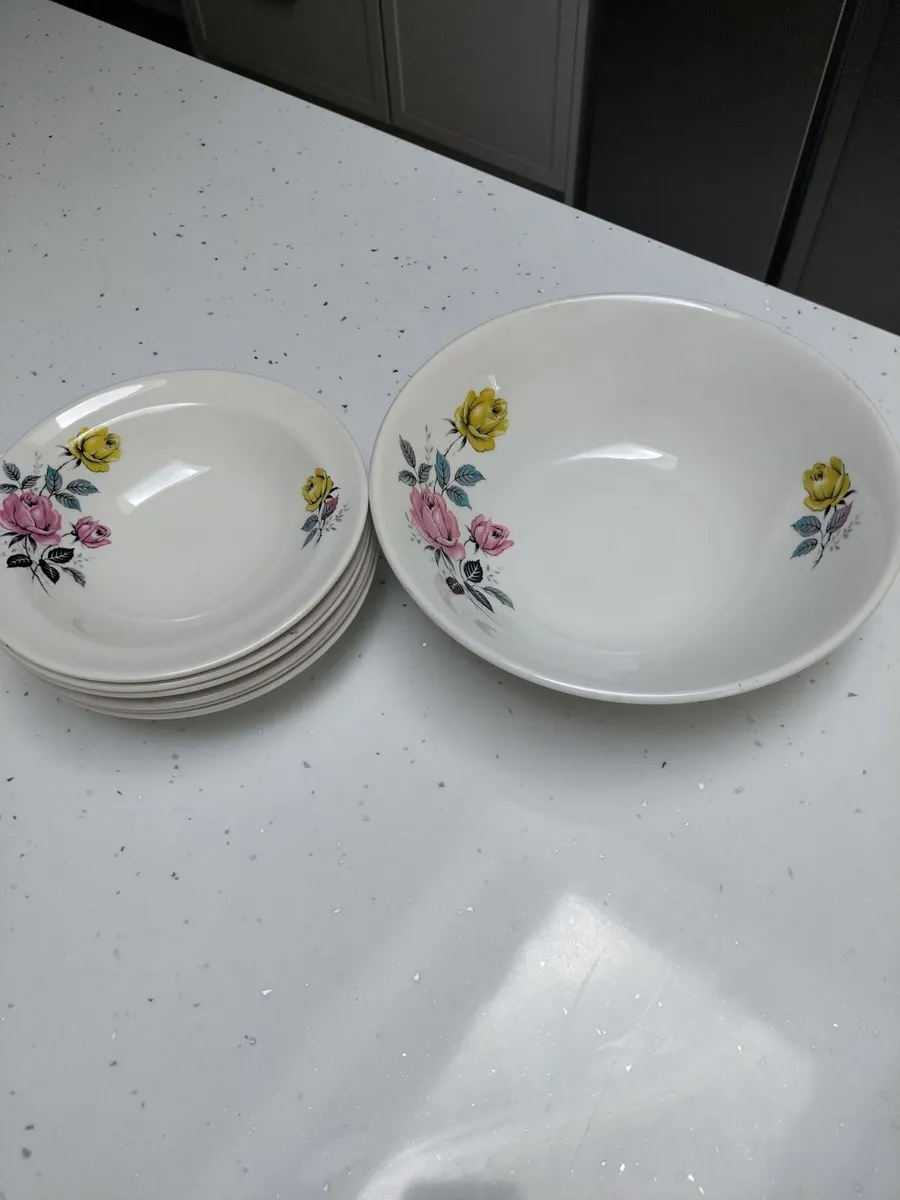 Vintage ceramic bowls - Image 2