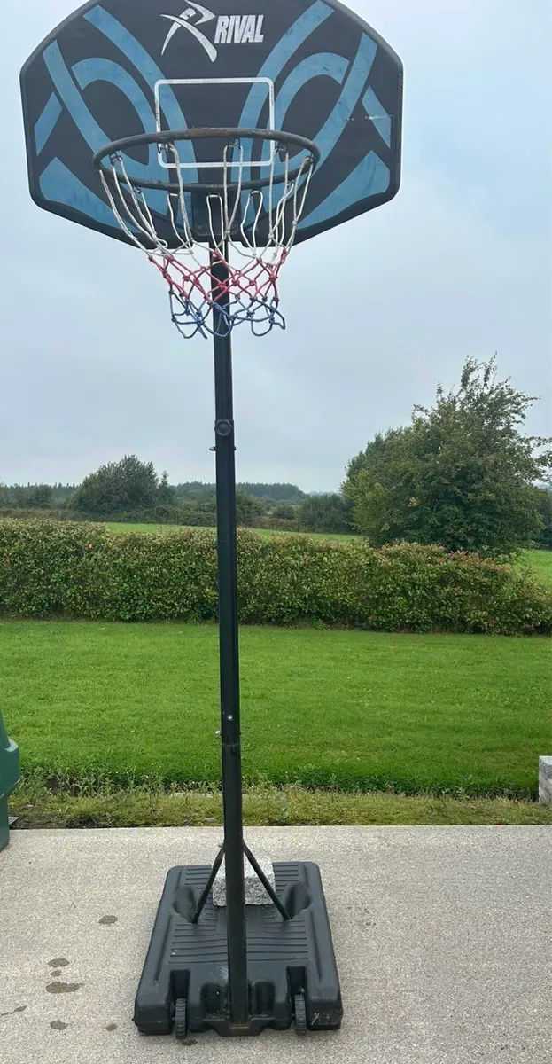 Rival basketball hoop - Image 1