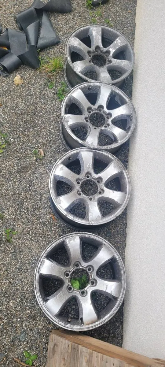 Landcruiser Alloys & A Bar - Image 1