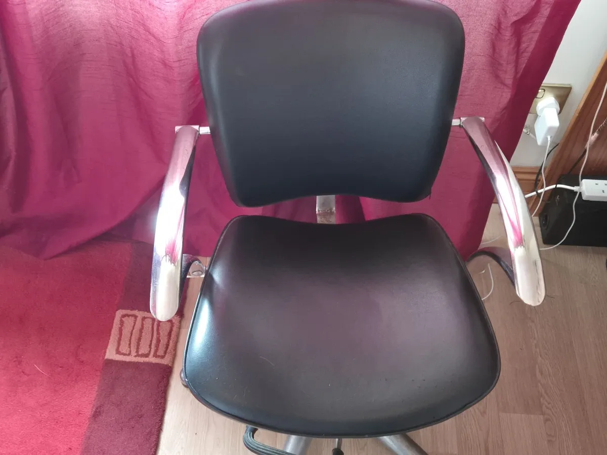 Barber Chair - Image 2