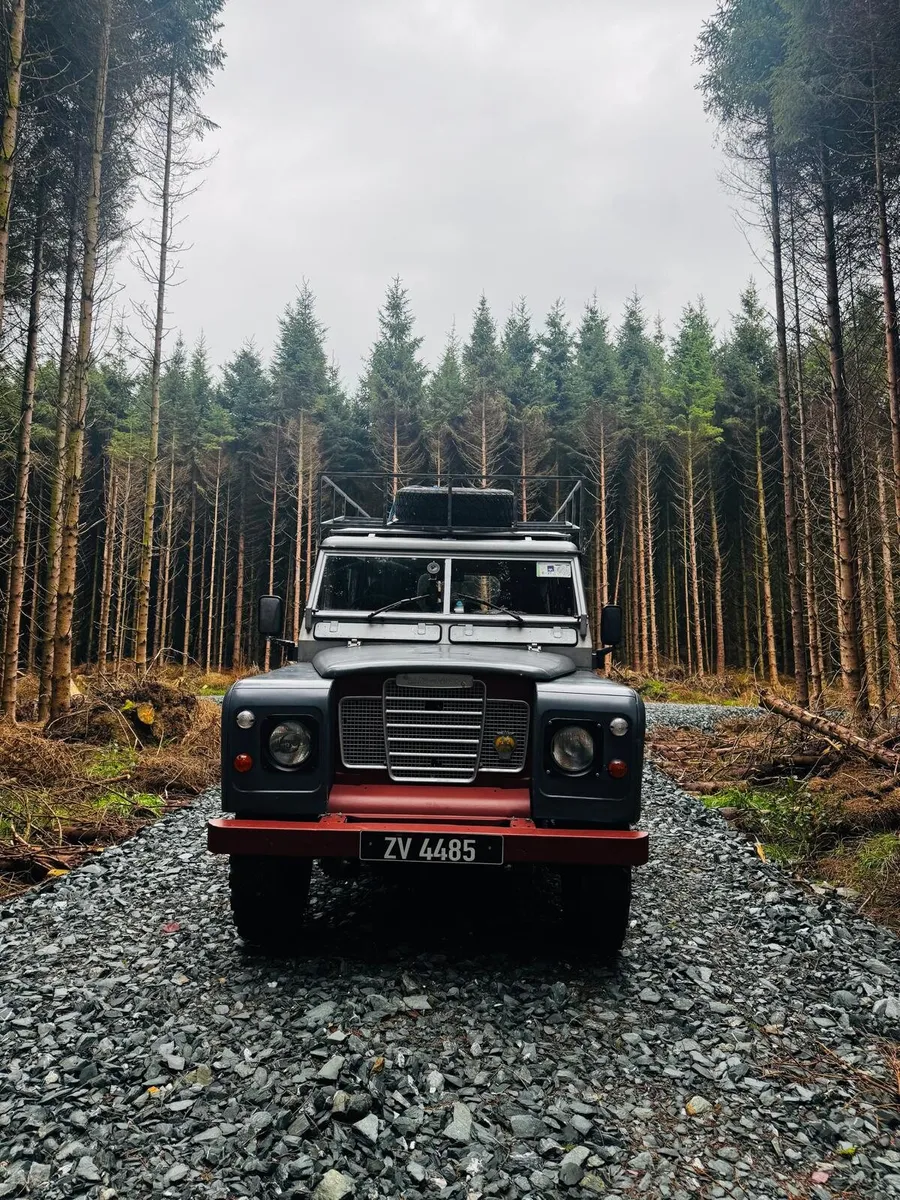Landrover series 3 109 safari station wagon - Image 2