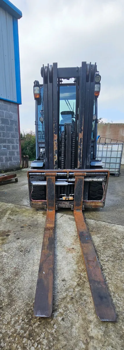 Toyota 5 Ton Forklift - Image 4