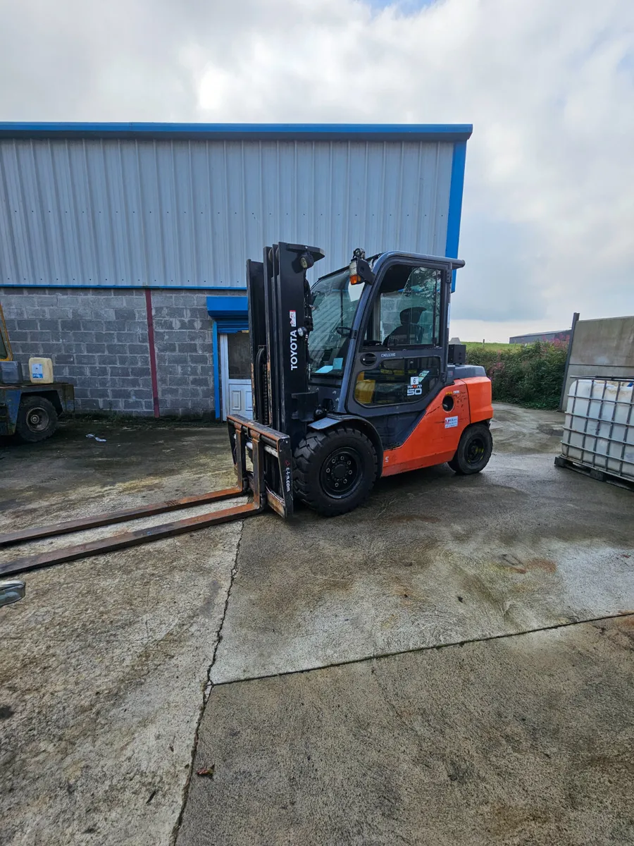 Toyota 5 Ton Forklift - Image 2