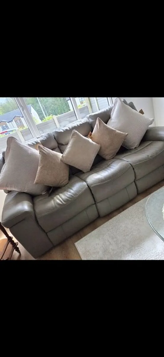 Italian Leather sofa - Image 2