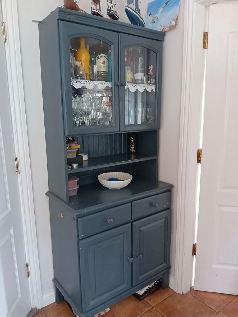Kitchen dressers - Image 1