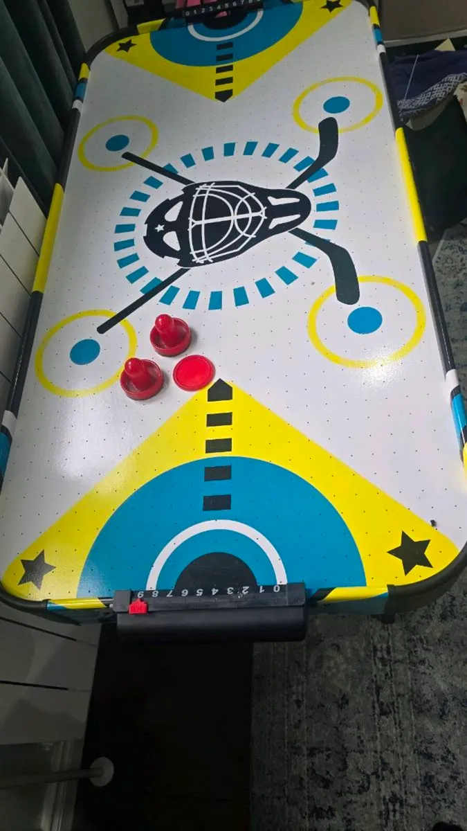 Air Hockey - Image 2