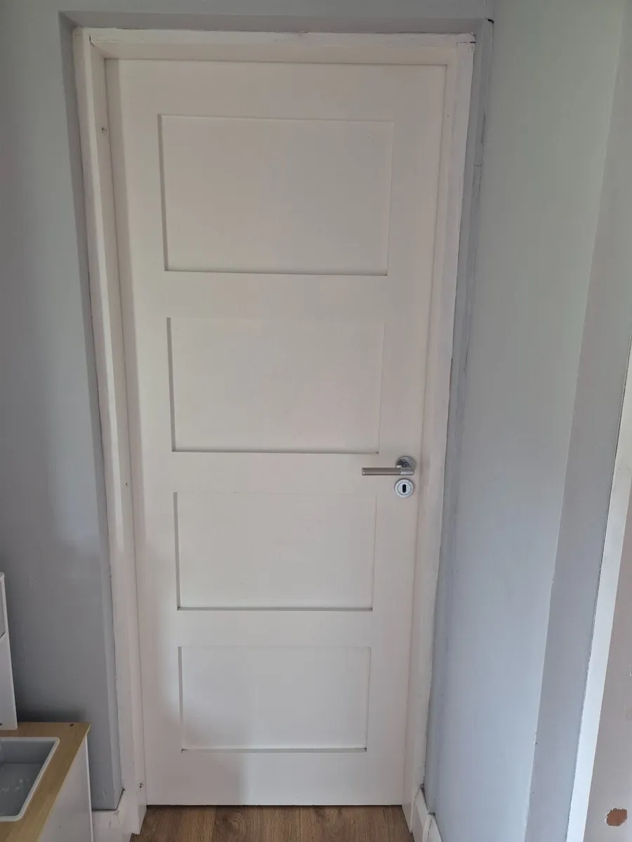 x4 White wooden doors - Image 4