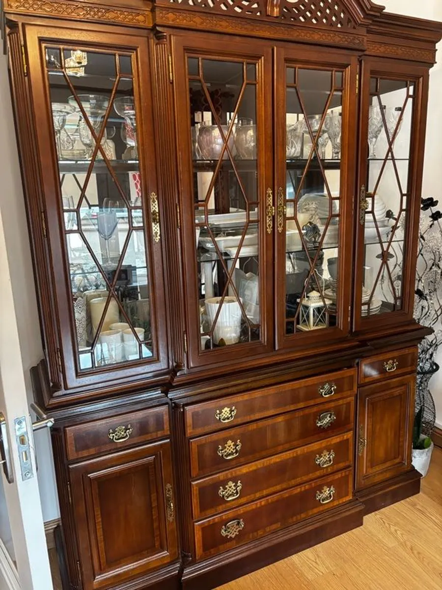 Beautiful Chippendale Style Display ( 2 piece) Cabinet- Almost new condition - Image 1