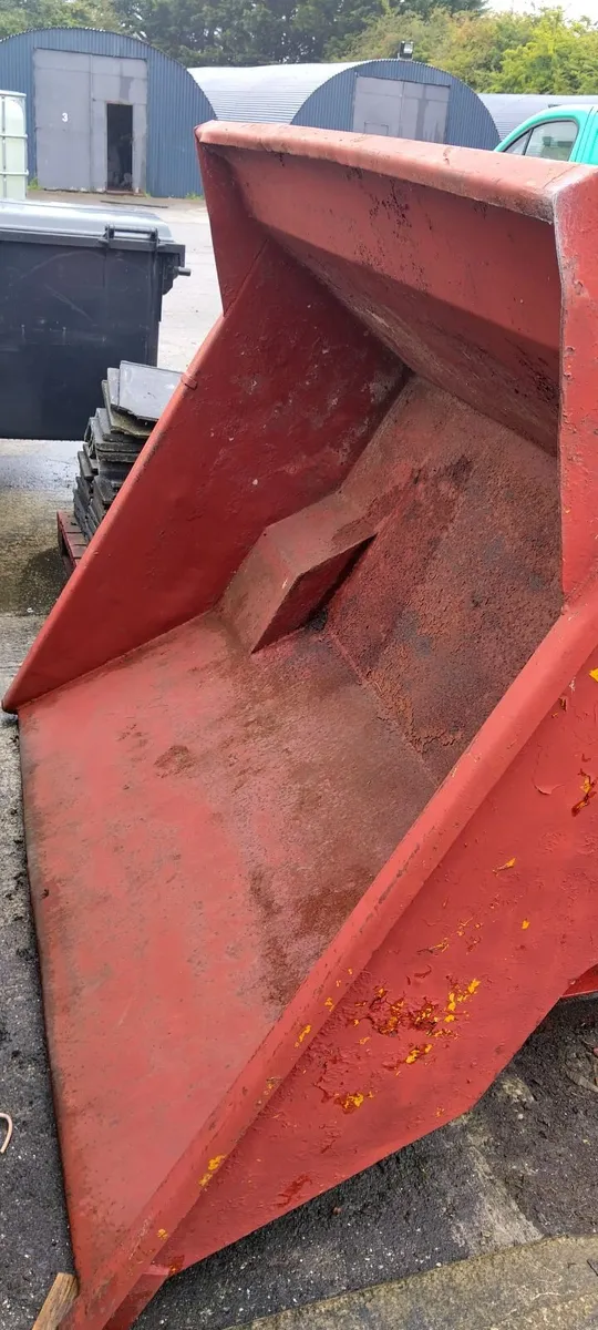Fork Truck/Teleporter Hydraulic Tipping Skip - Image 1