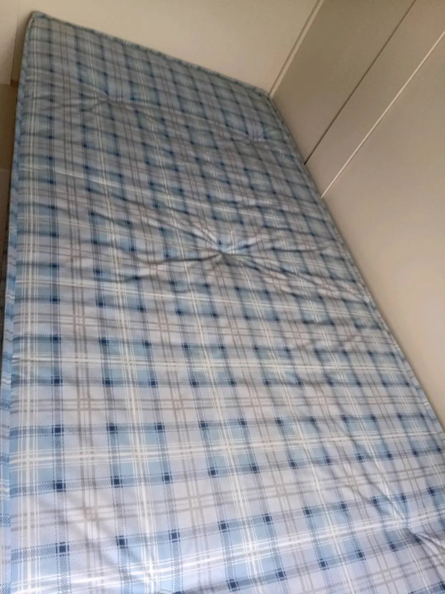 Single Bed - Image 3