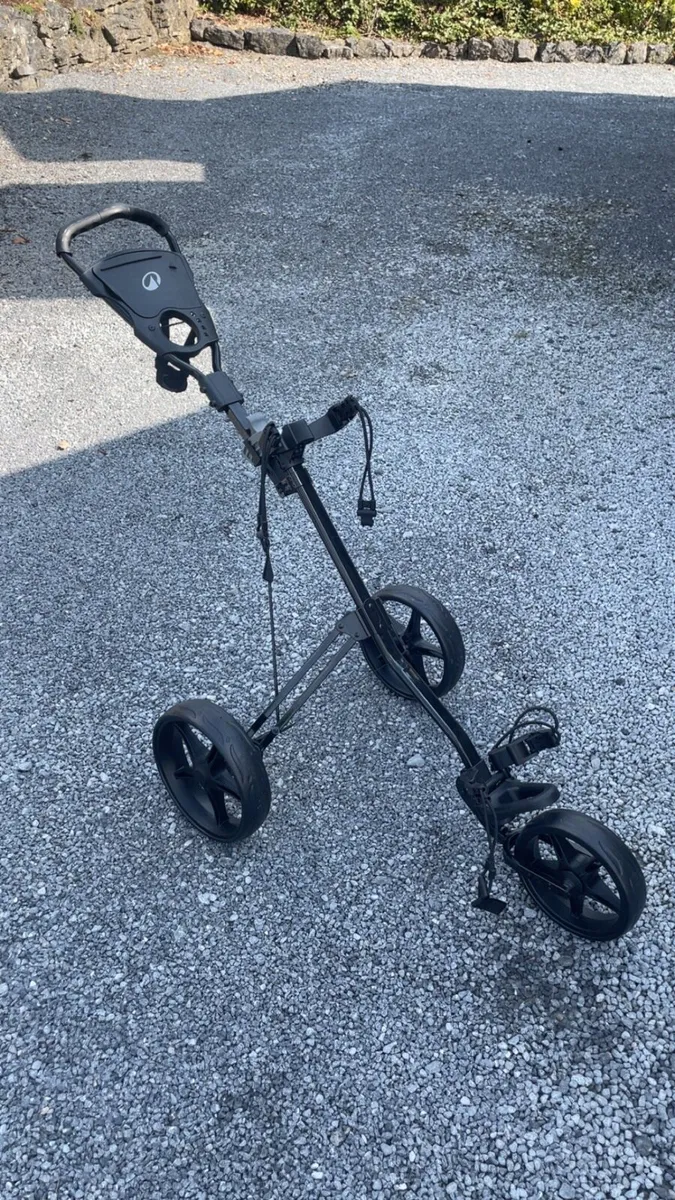 Golf trolley - Image 1