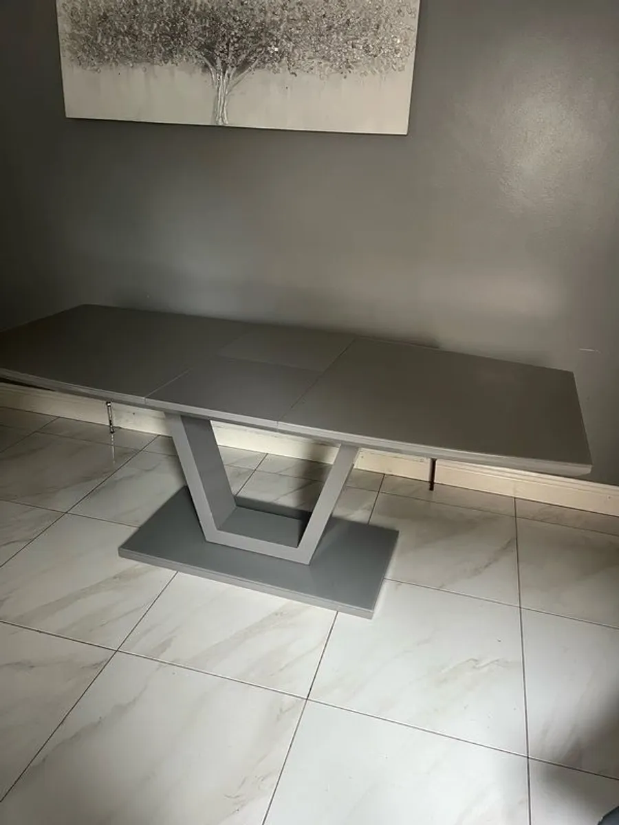 harvey norman table - Image 1