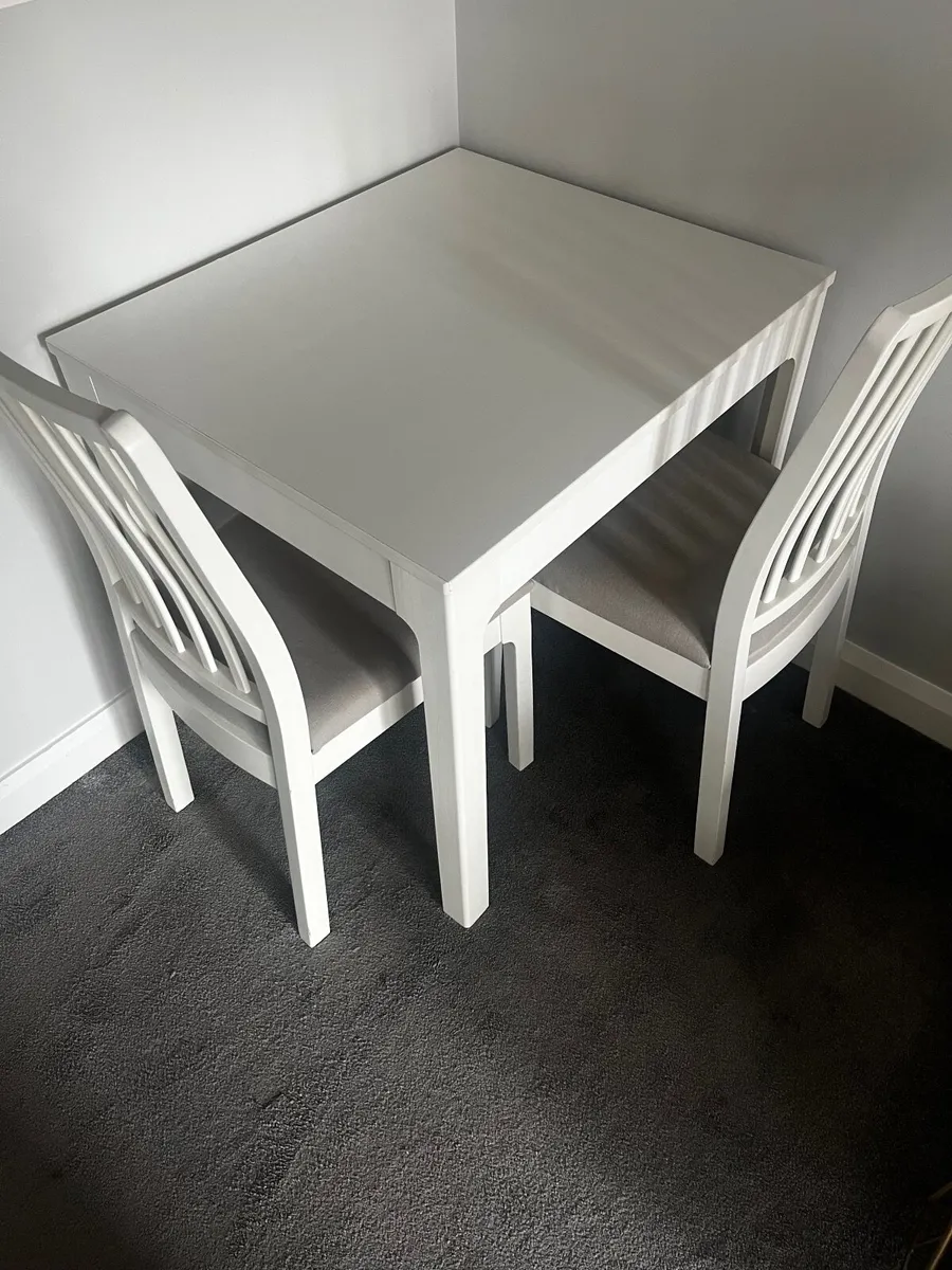 FREE extending table and 2 chairs - Image 1