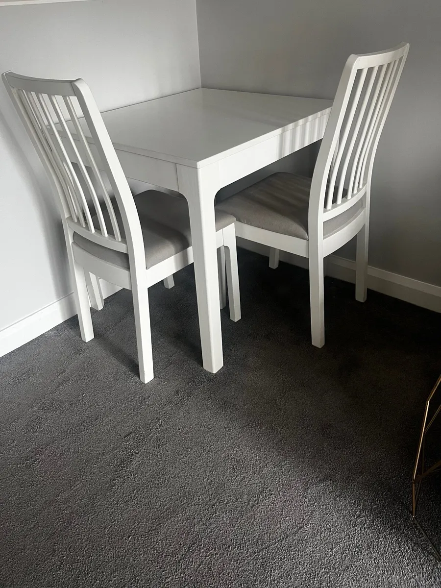 FREE extending table and 2 chairs - Image 3