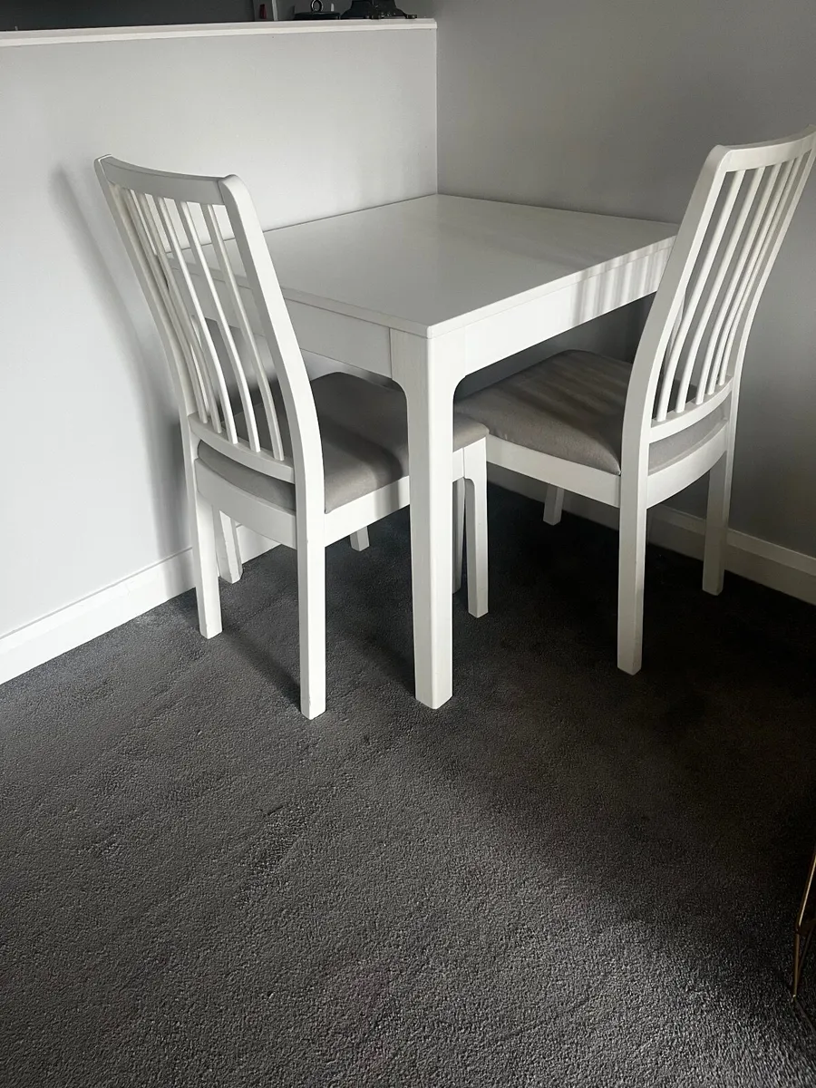 FREE extending table and 2 chairs - Image 4