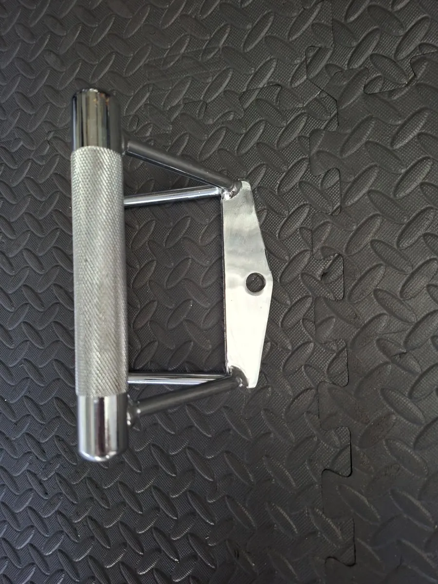 v handle / chin up balls / cable straps - Image 1