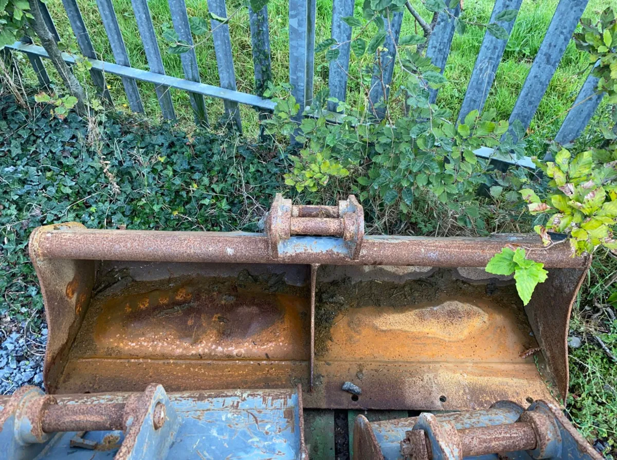 EXCAVATOR BUCKETS - Image 2