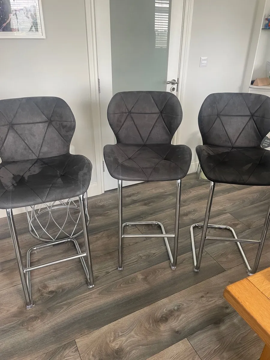 Bar stools - Image 1