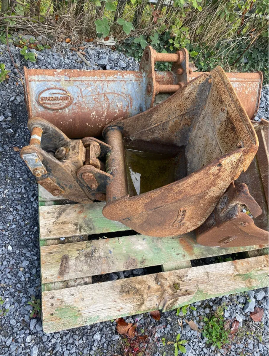 EXCAVATOR BUCKETS - Image 1