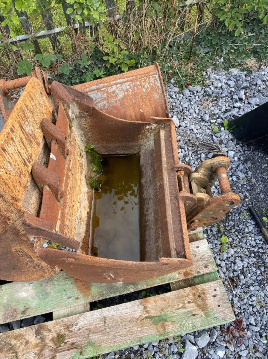 EXCAVATOR BUCKETS - Image 2