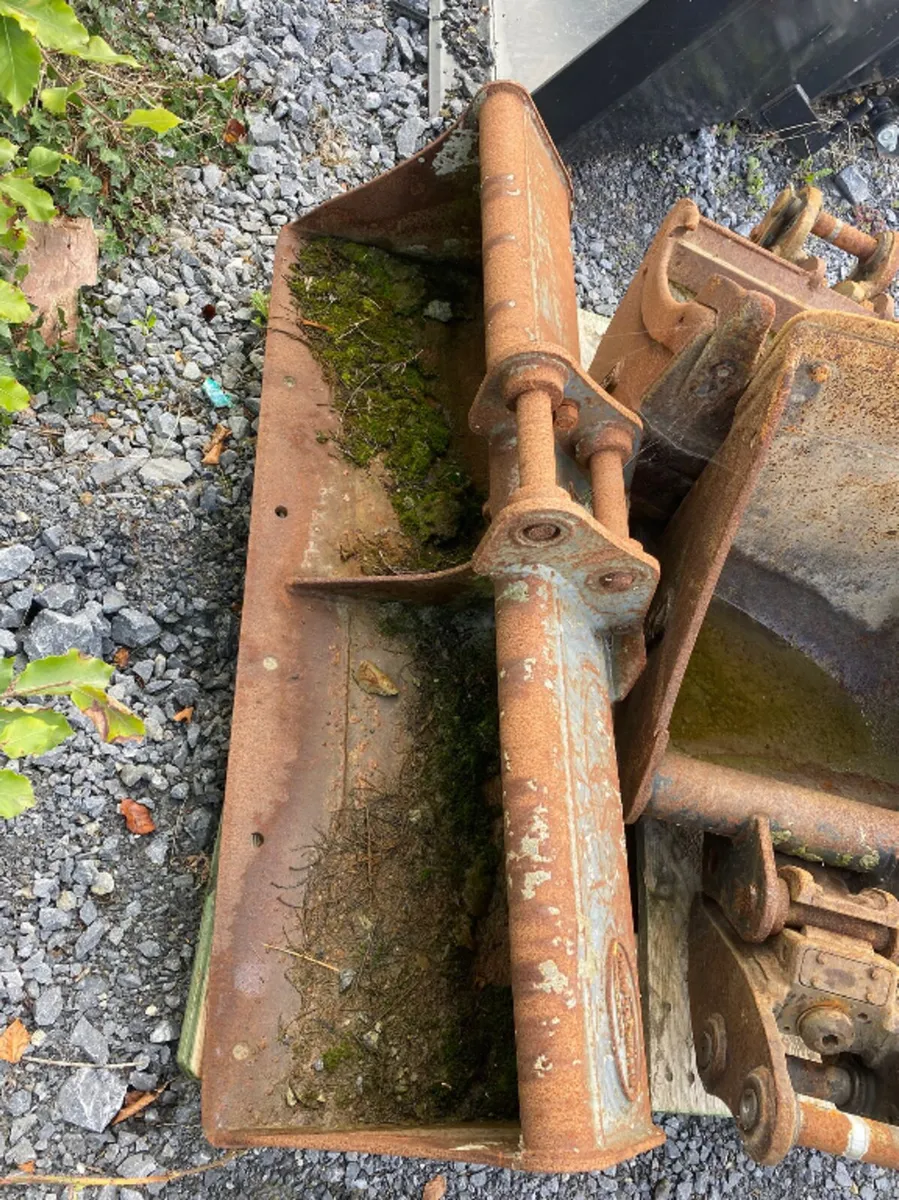 EXCAVATOR BUCKETS - Image 3