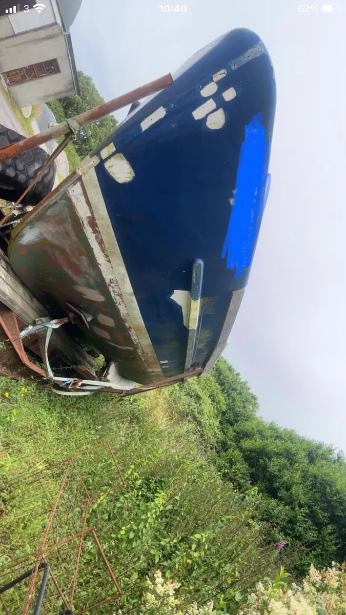 30 foot boat project on a trailer - Image 2