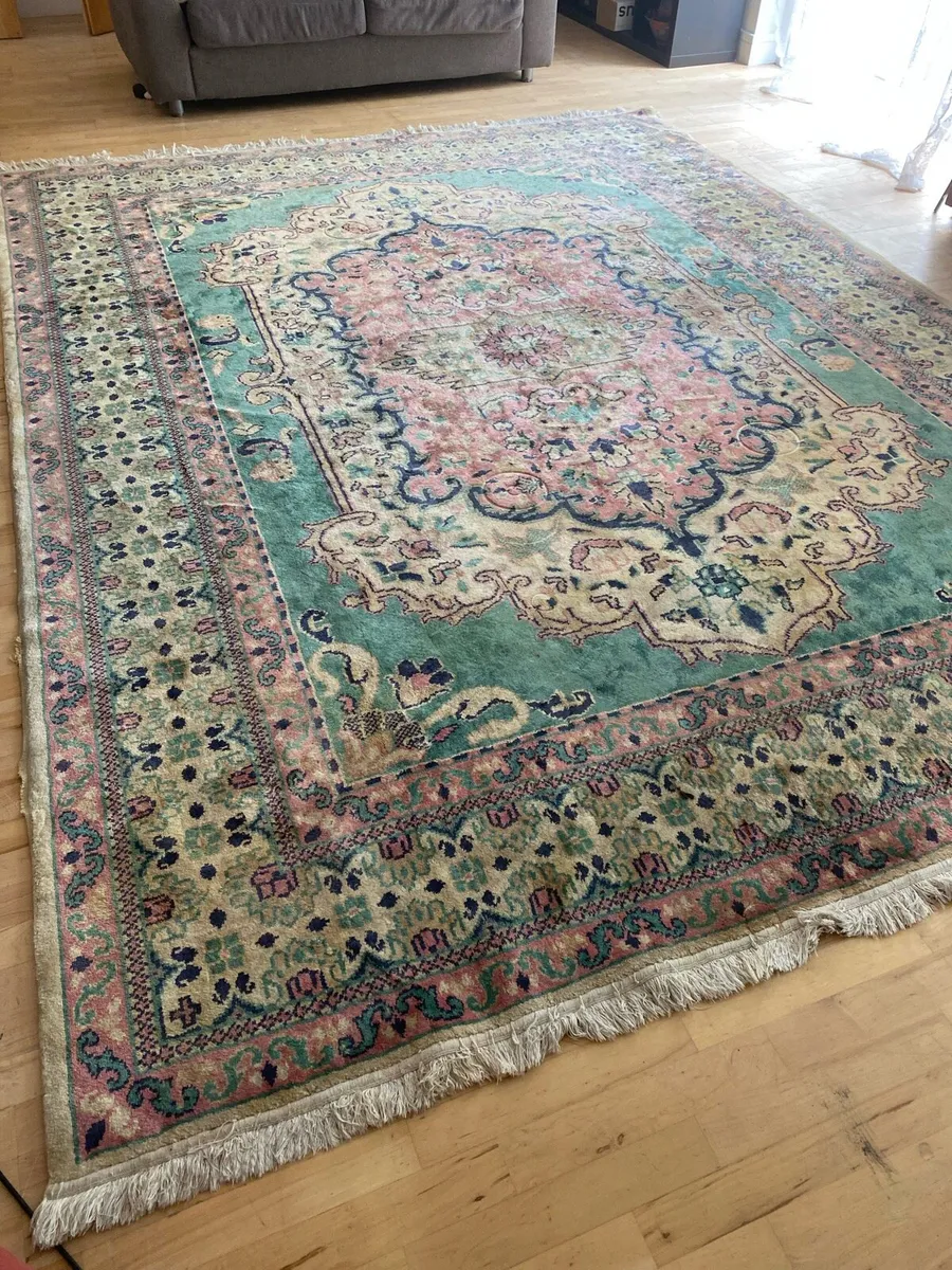Exceptional Large Rug – 300 x 240 cm - Image 2