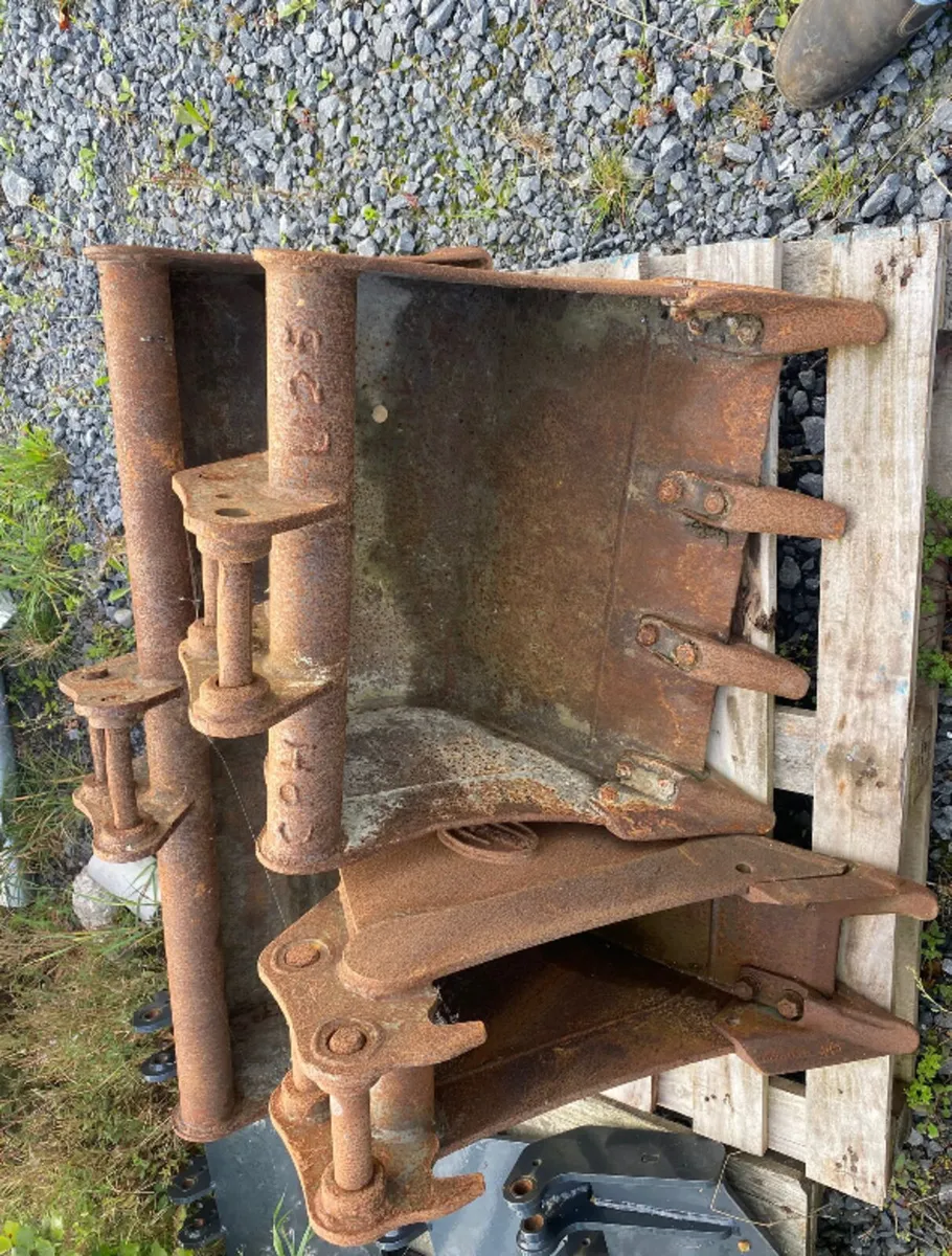 EXCAVATOR BUCKET - Image 3