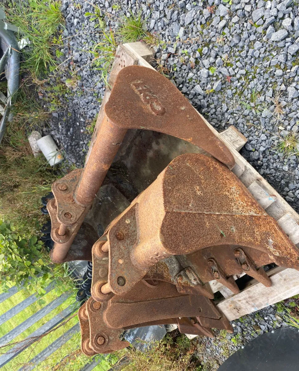 EXCAVATOR BUCKET - Image 4