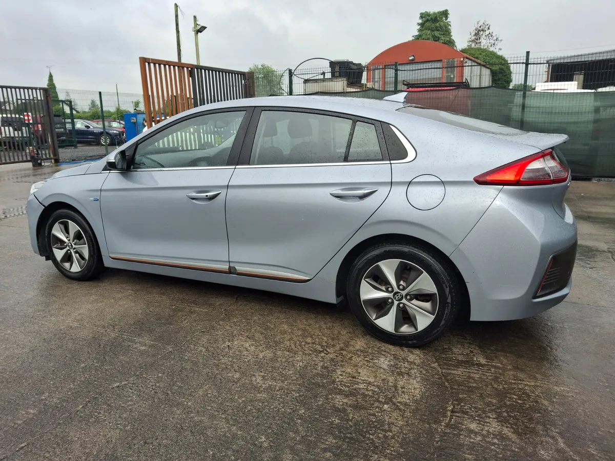 2017 Hyundai Ioniq  Ev  Automatic  204 km  28kwh - Image 4