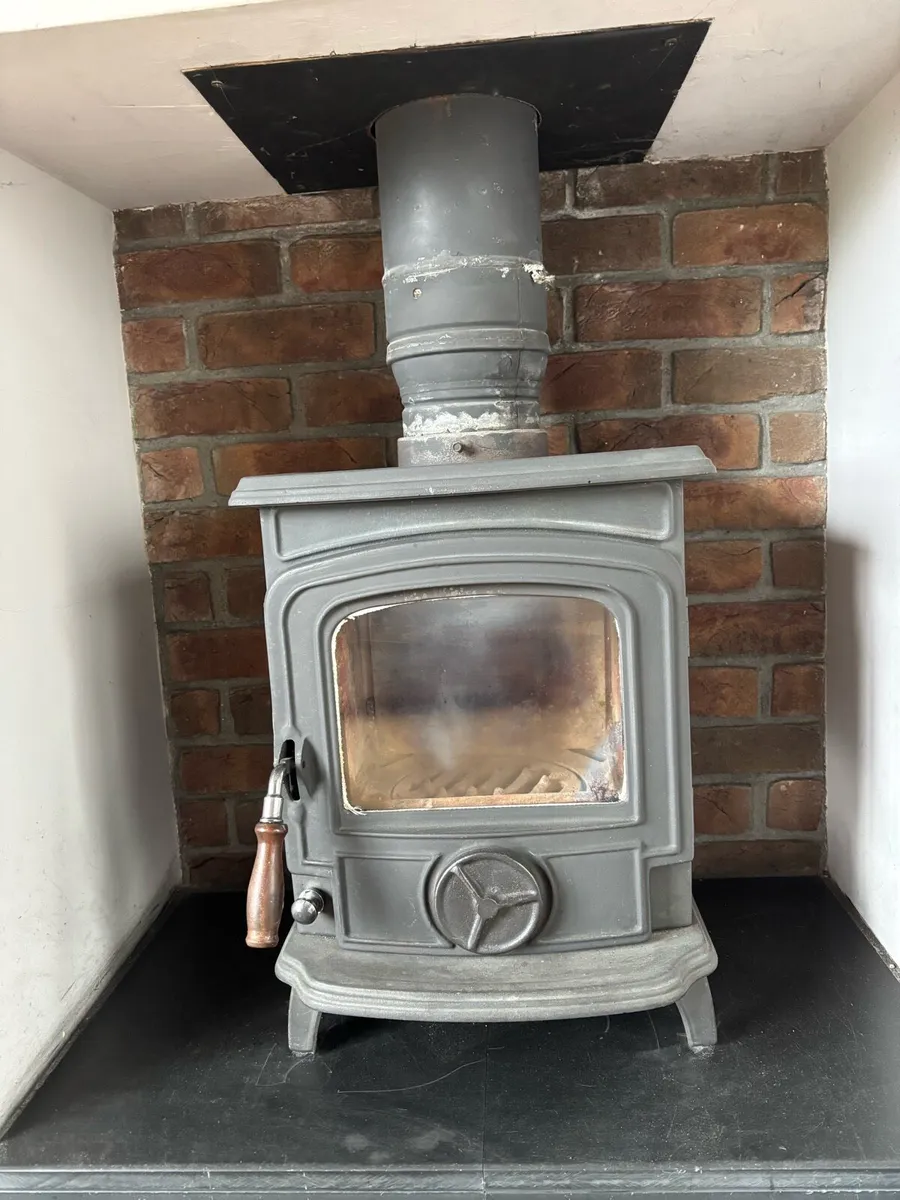 Oisin Stanley stove - Image 1