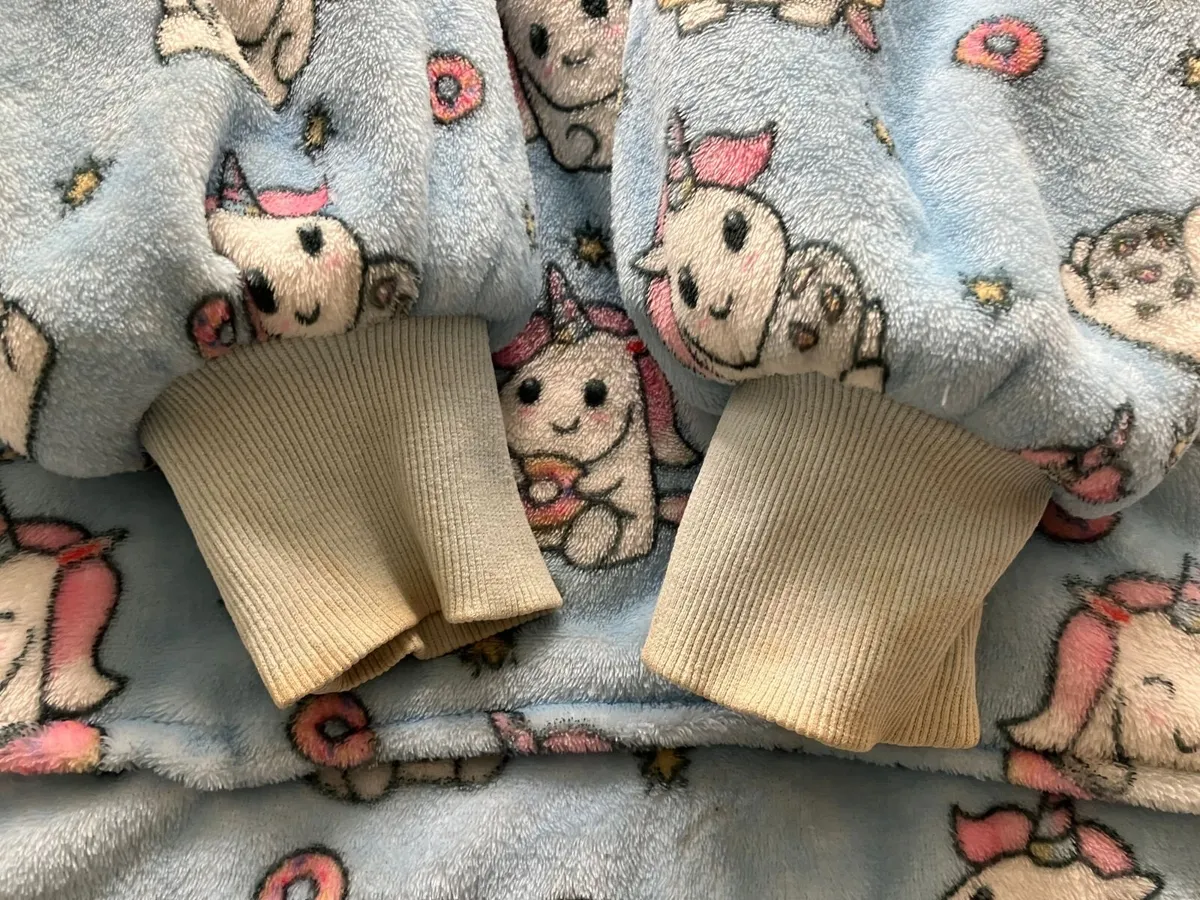 Two Cosy Oodies - Image 4