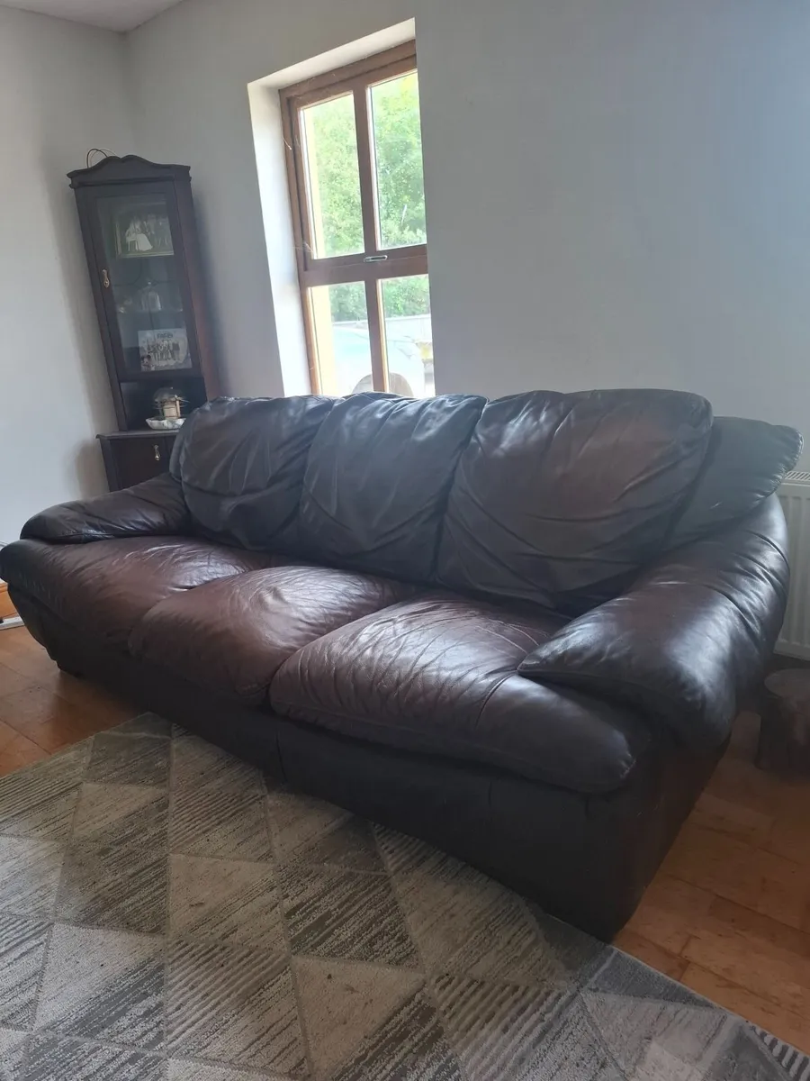 Leather couch - Image 2