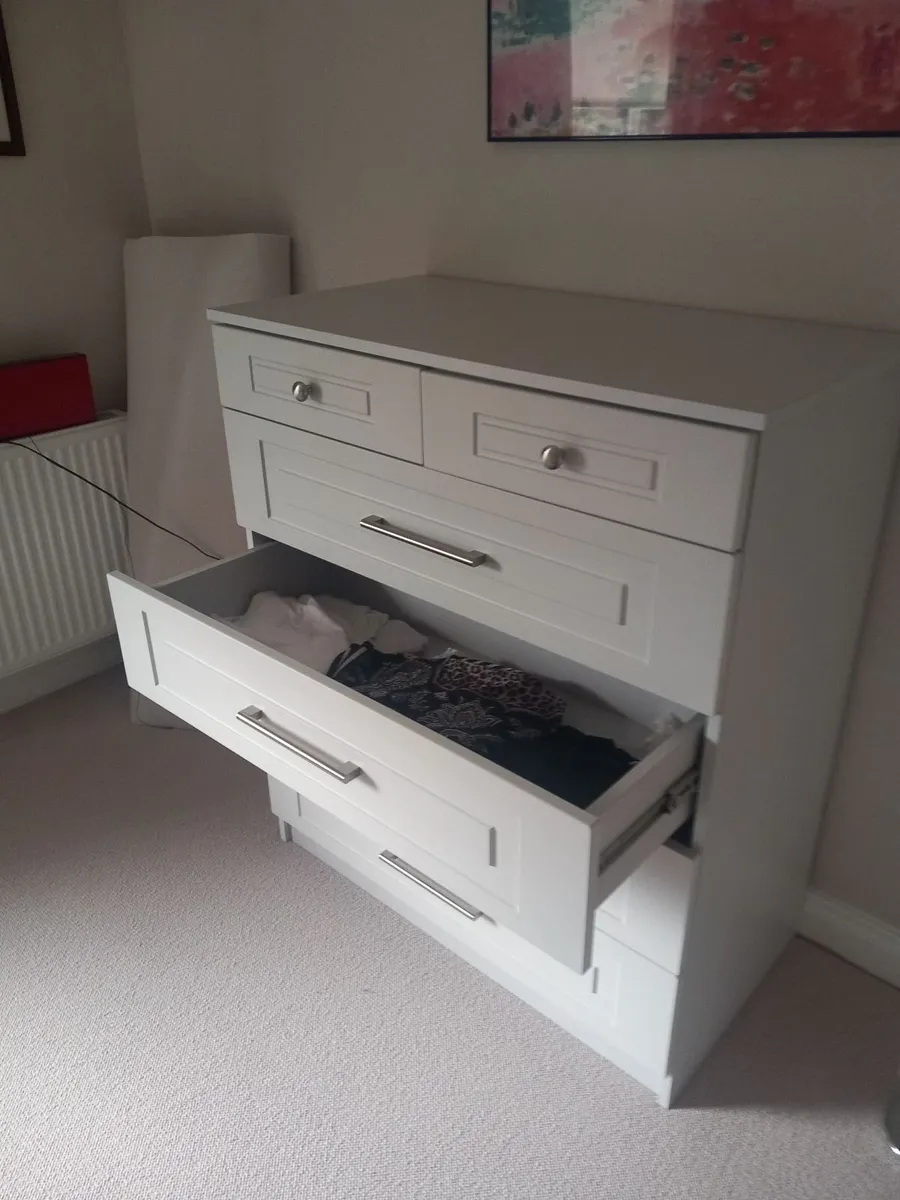 Chest of drawers - Image 3