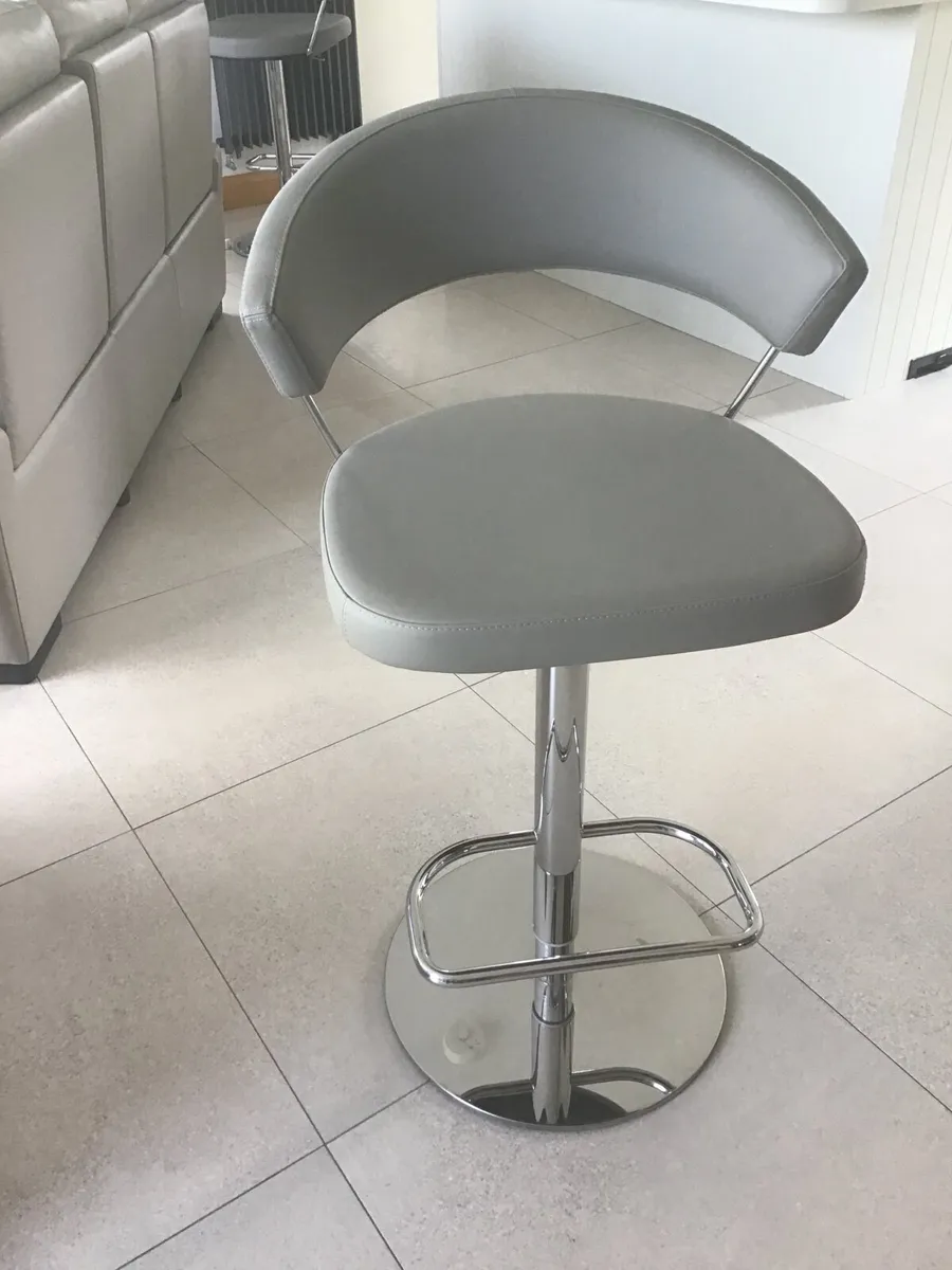 Stools - Image 3