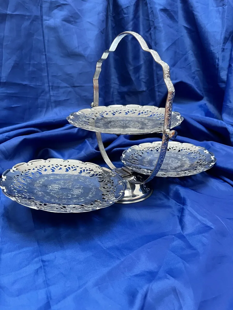 Folding metal cake stand - Image 3