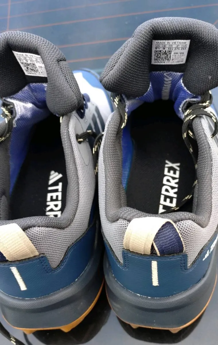 Adidas Skychaser Terrex GTX Shoes. Size 9 - Image 2