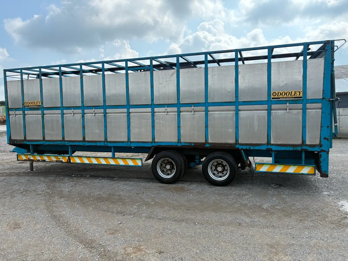 Cattle trailer - Image 1