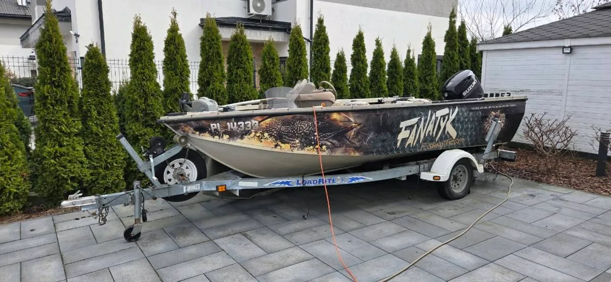 Aluminium Boat Crestliner Fish Hawk and90hp Suzuki - Image 1