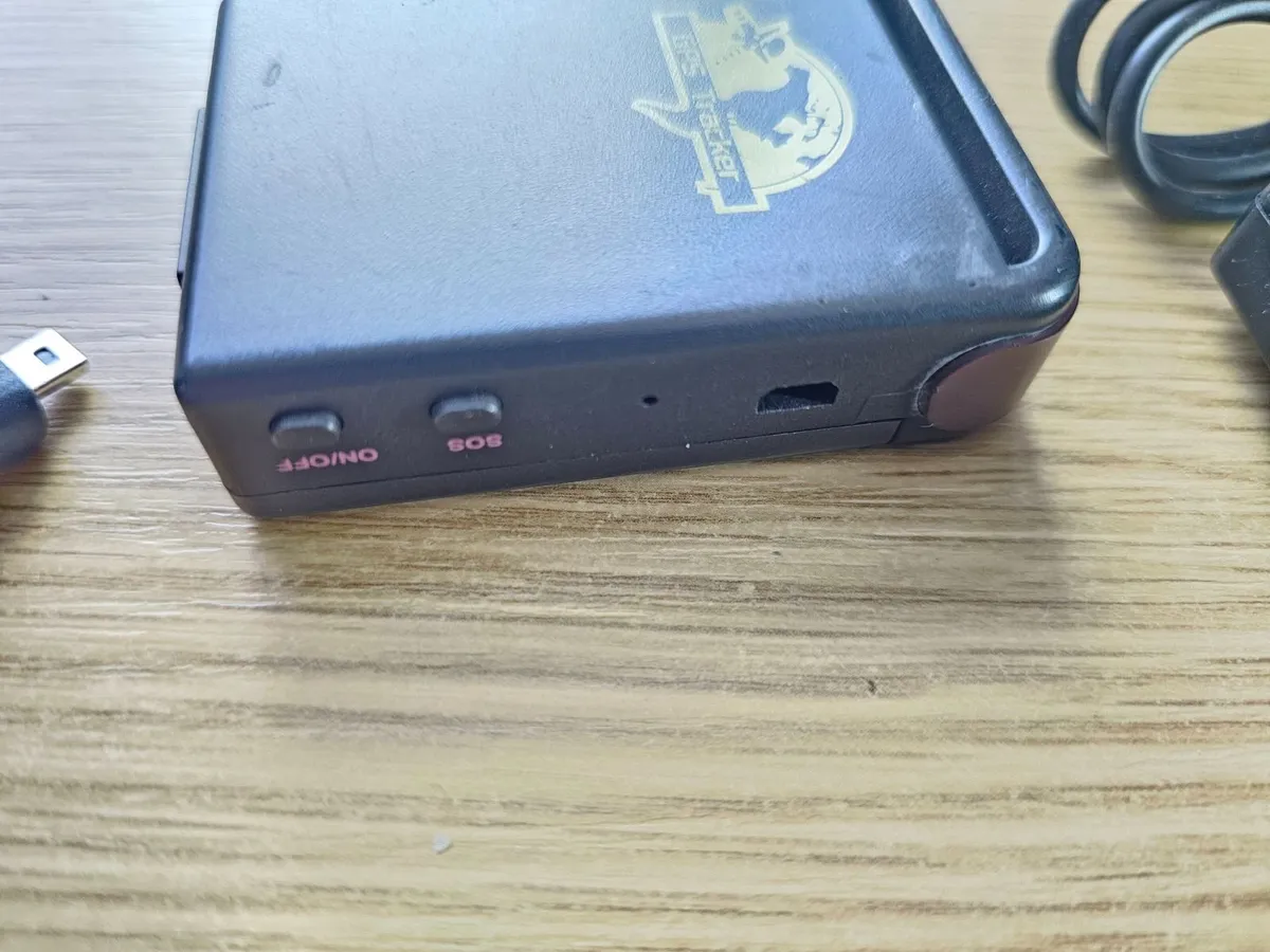 GPS Tracker SIM MicroSD card slots TK102B - Image 3
