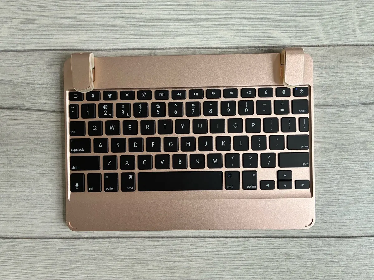 Bluetooth Keyboard for iPad - Image 1