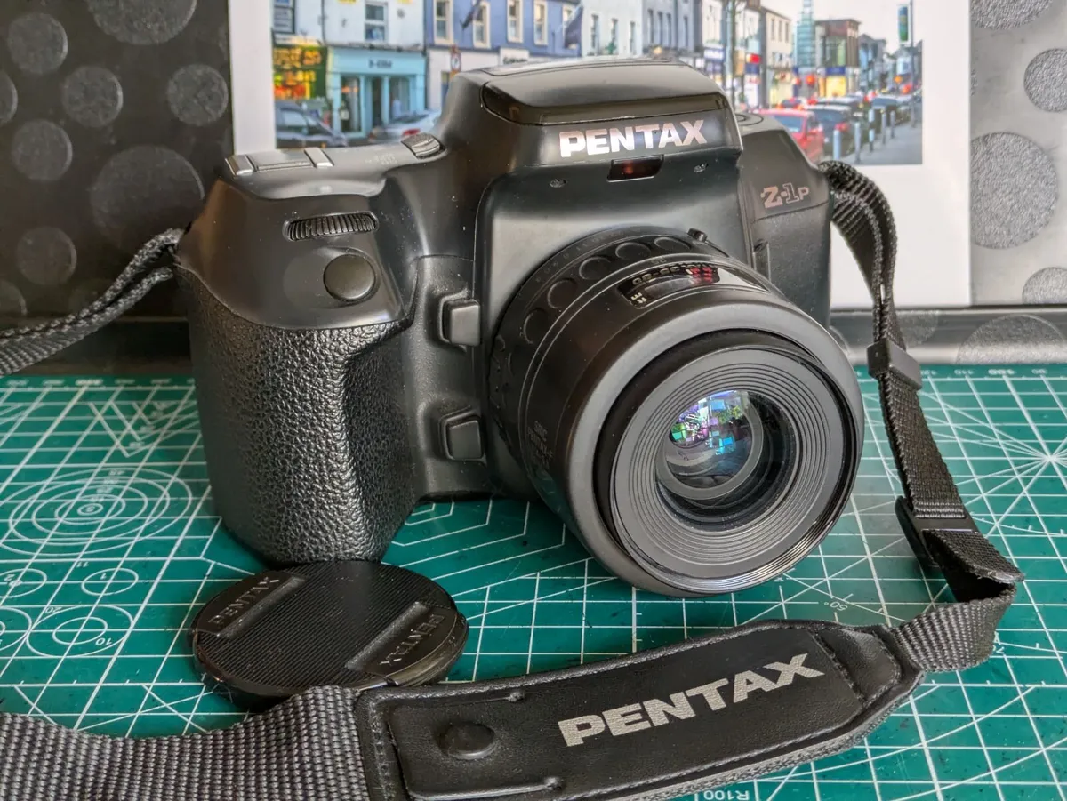 🎞️ Pentax Z1P Autofocus film SLR+ zoom lens - Image 1