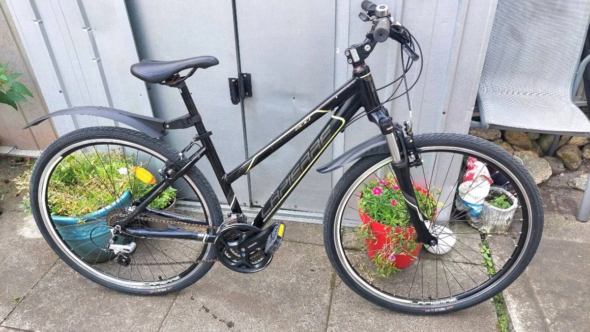 Lappier Cross 200 Hybrid Bike - Image 1