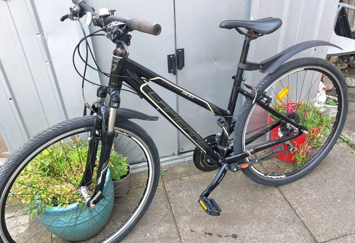 Lappier Cross 200 Hybrid Bike - Image 2